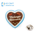 Fabrication en vrac métal chromé argenté vitrail broche broche arc-en-ciel émail amour personnalisé en forme de coeur épinglette insigne